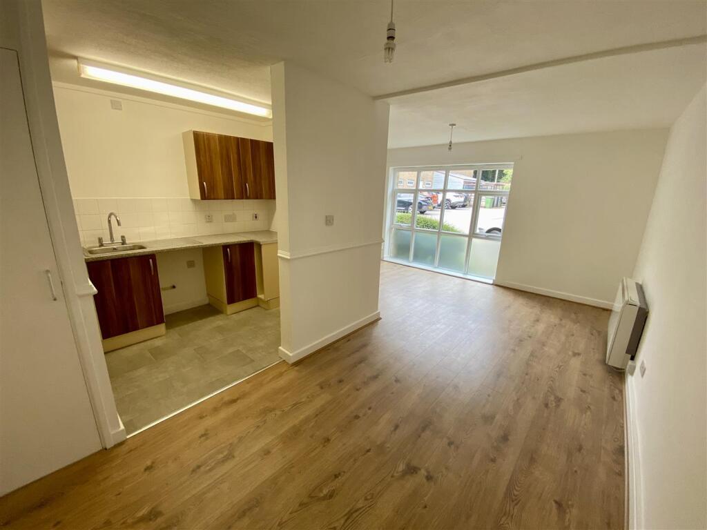 Apartment in Blaby, Stoney Stanton - View 2