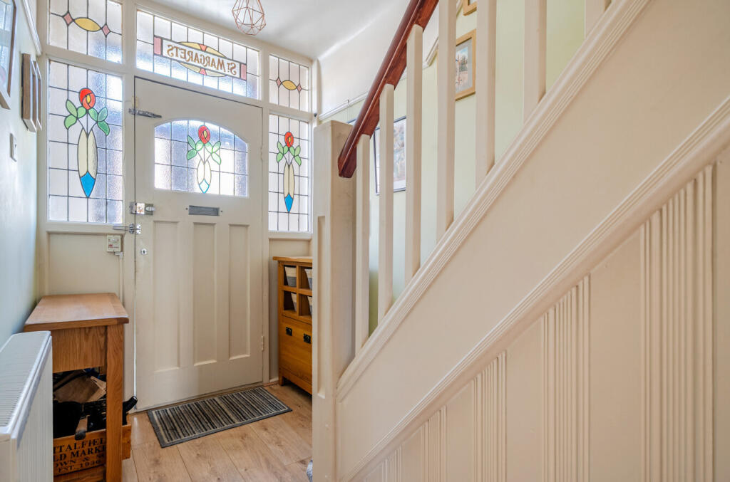House in Portsmouth, Baffins - More