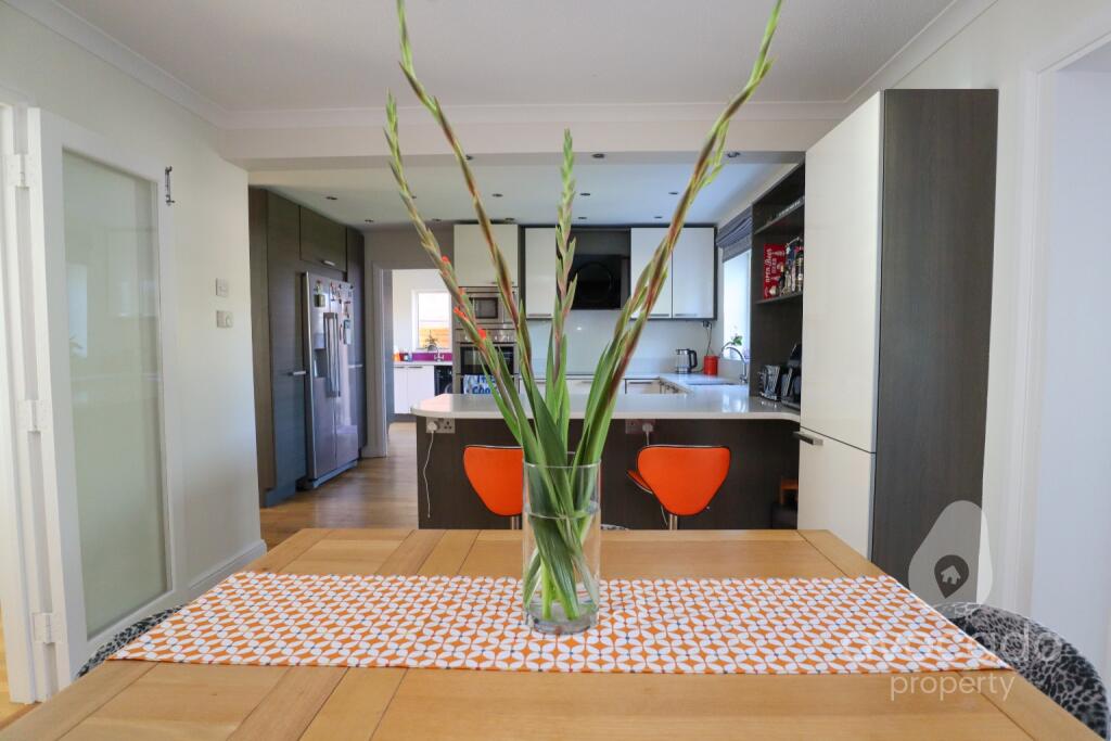 Marshall Close, Frimley, Camberley, Surrey, GU16 9NY photo 4