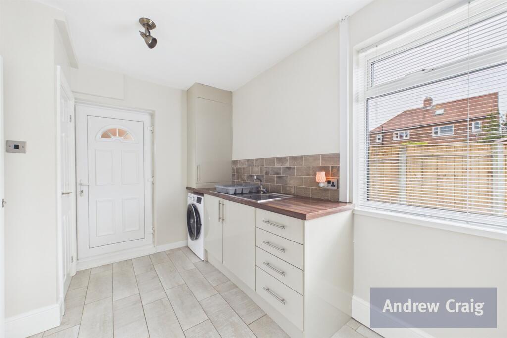 Surrey Avenue, Silksworth photo 4