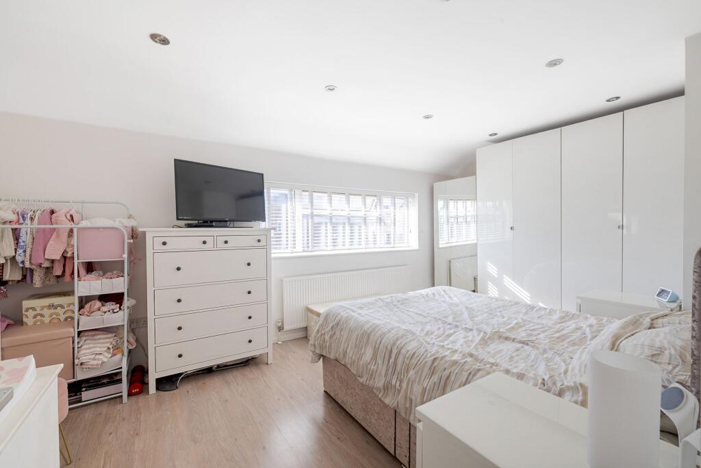 House in Reigate and Banstead, Surrey - More