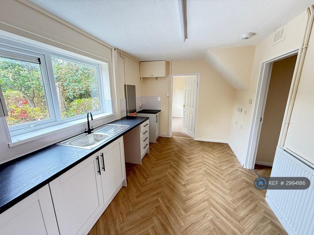 House in Stoke-on-Trent - View 4