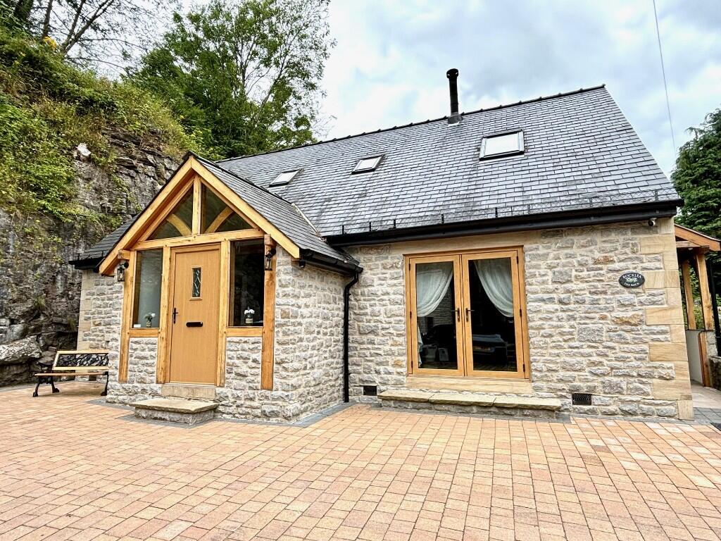 Main image of property: The Rock, Bakewell, Derbyshire, DE45