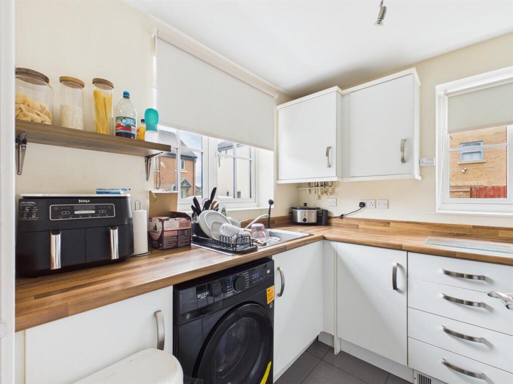 House in Weldon, Priors Hall Park - View 4