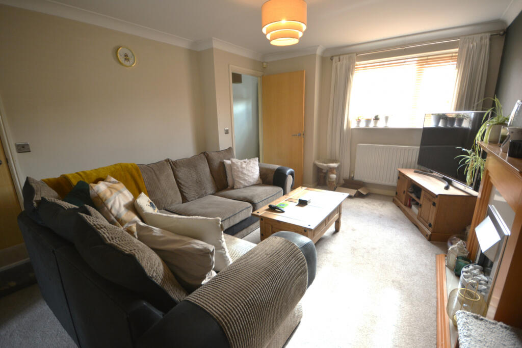 Albert Drive, Whitefield, M45 8AG photo 3