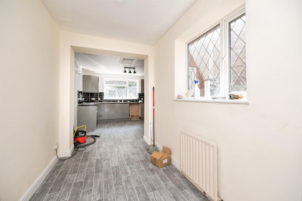 House in Sandwell, West Midlands - More
