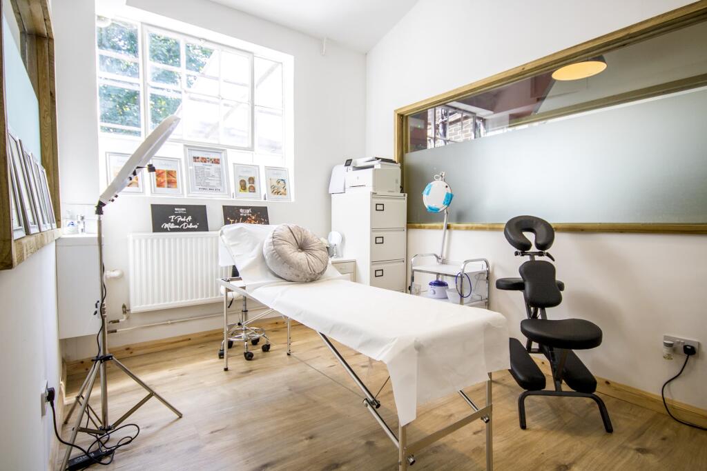 Small Beauty Room