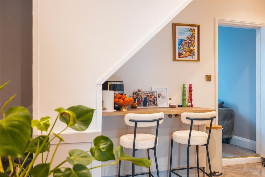 House in Neston, Cheshire West and Chester - More