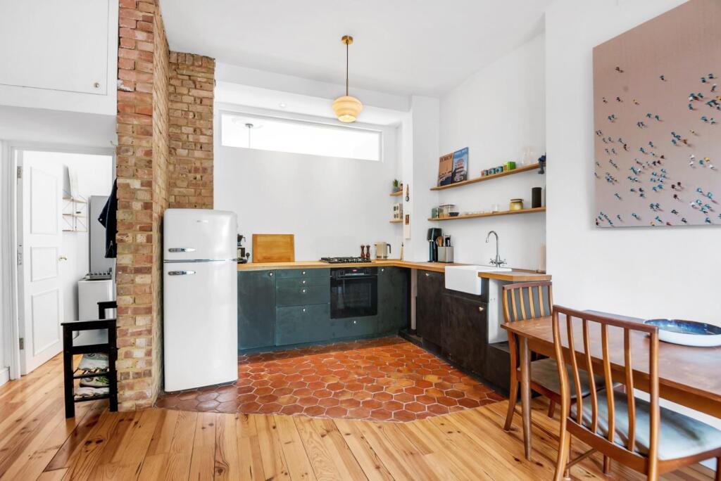 Apartment in London - View 3