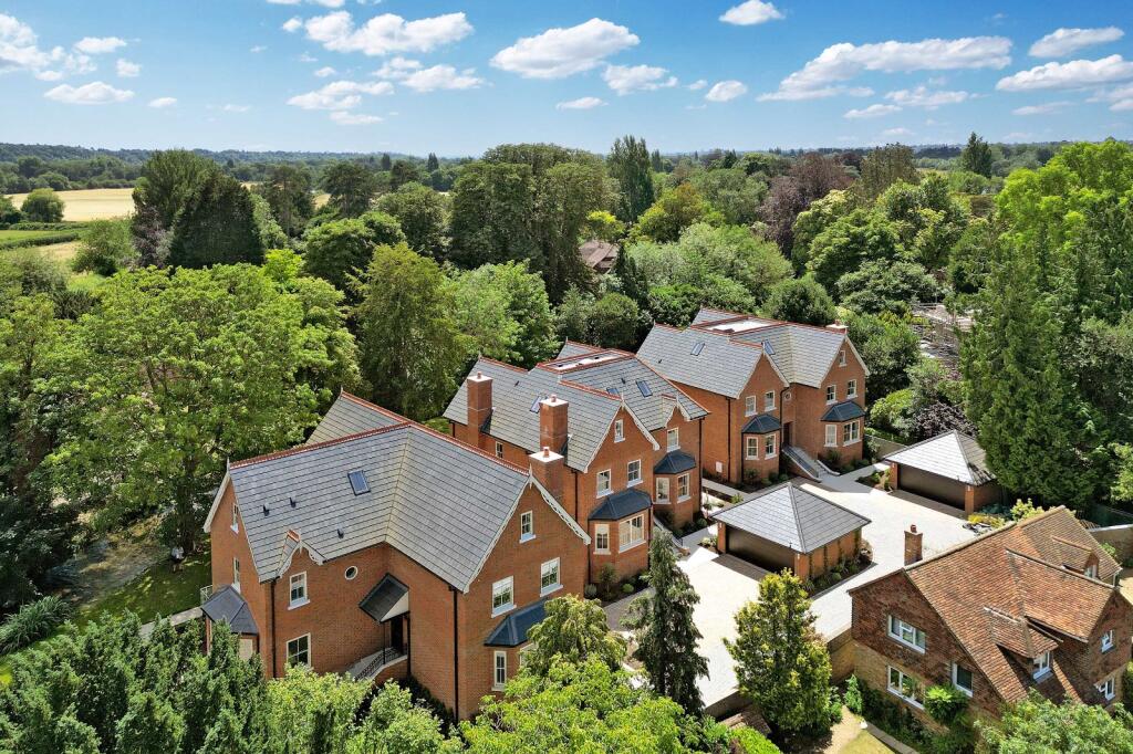 Hedsor Road, Bourne End, Buckinghamshire, SL8 photo 3