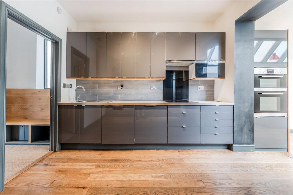 House in Leeds - View 2