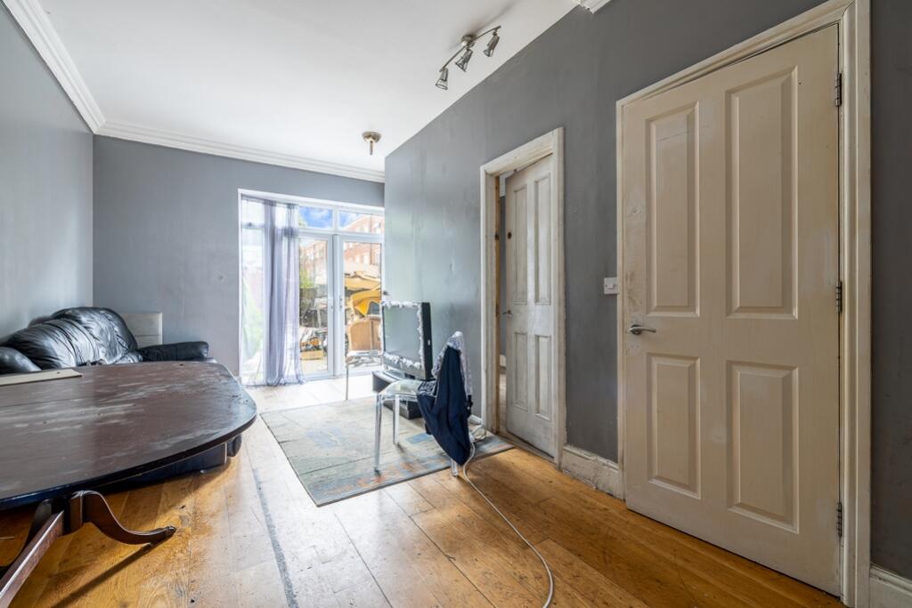 House in Boston - View 3