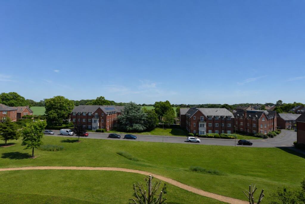 Apartment in Winchester, Wickham - View 2