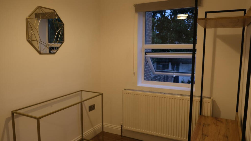 House in London - View 4