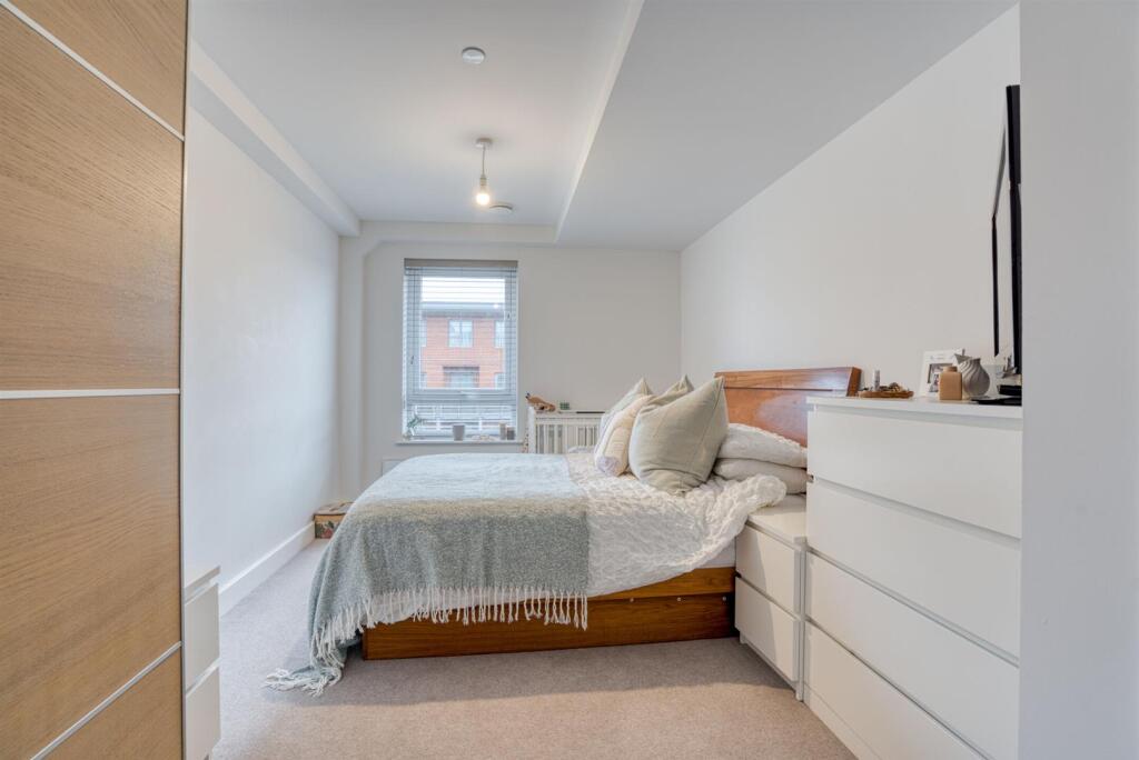 Apartment in Reading - More