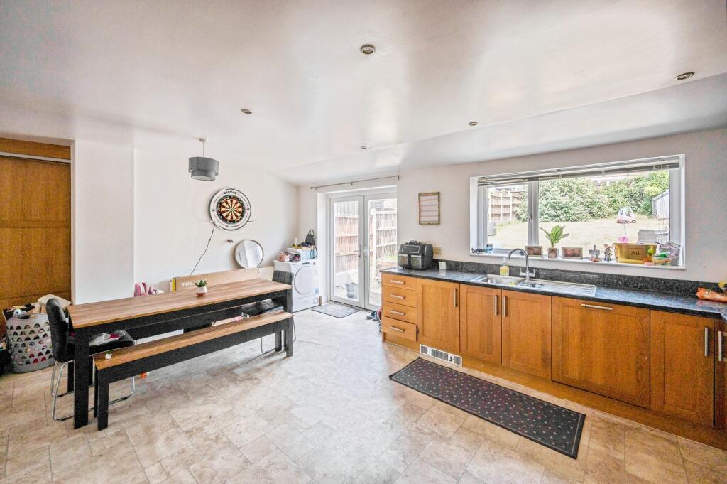 Dale Lane, Blidworth, Mansfield, NG21 - View 4