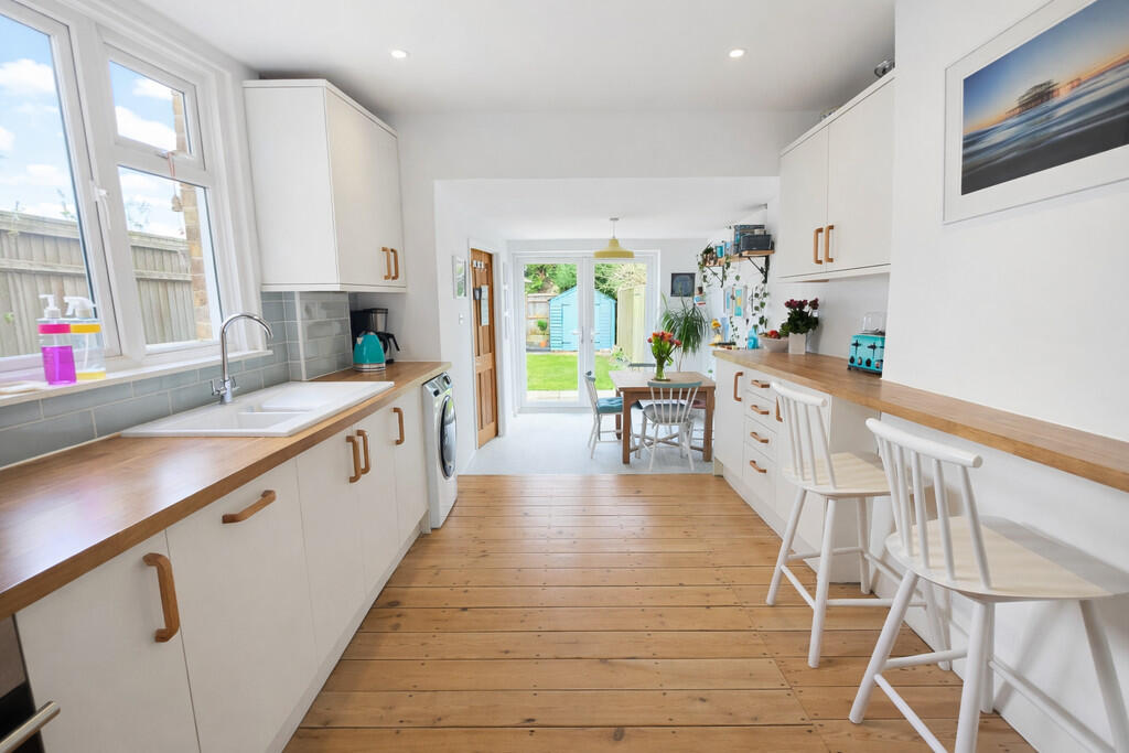 Apartment in Adur, Southwick - More