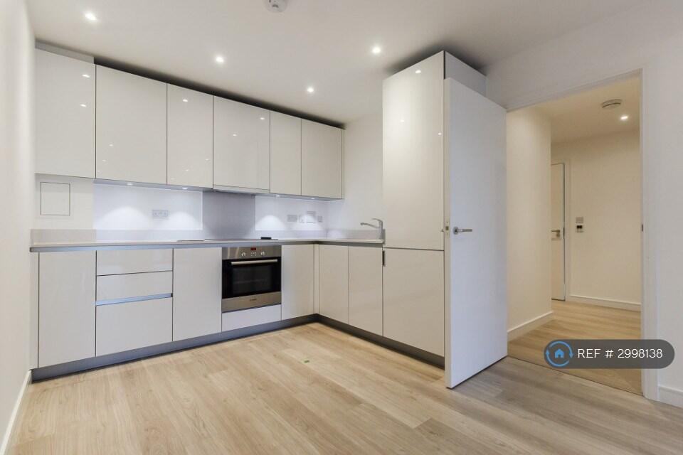 Main image of property: Pinnacle Apartments, Croydon, CR0