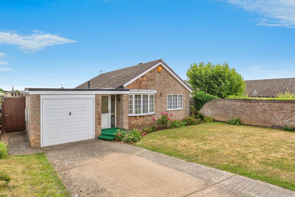 2-bed detached on Chichester Close, Grantham, £265,000