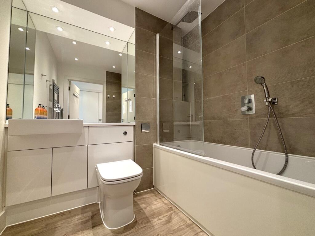 Apartment in Twickenham - View 4