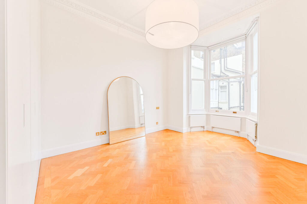 Apartment in London - View 5
