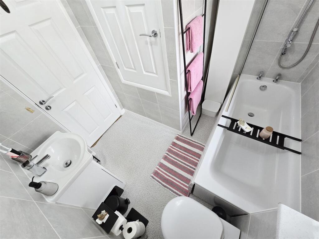 House in South Holland, Long Sutton - View 4