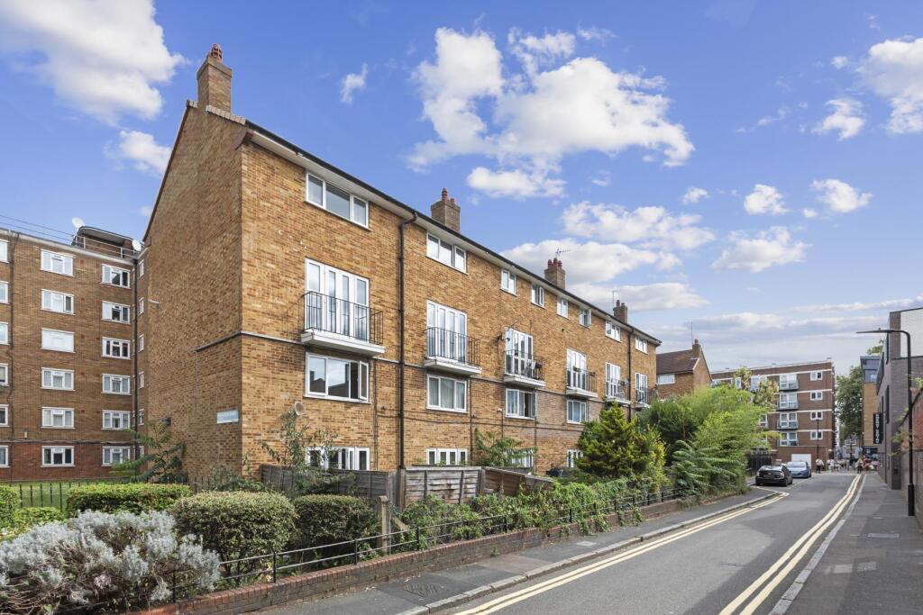 Royal Oak Court, Pitfield Street, N1 photo 3