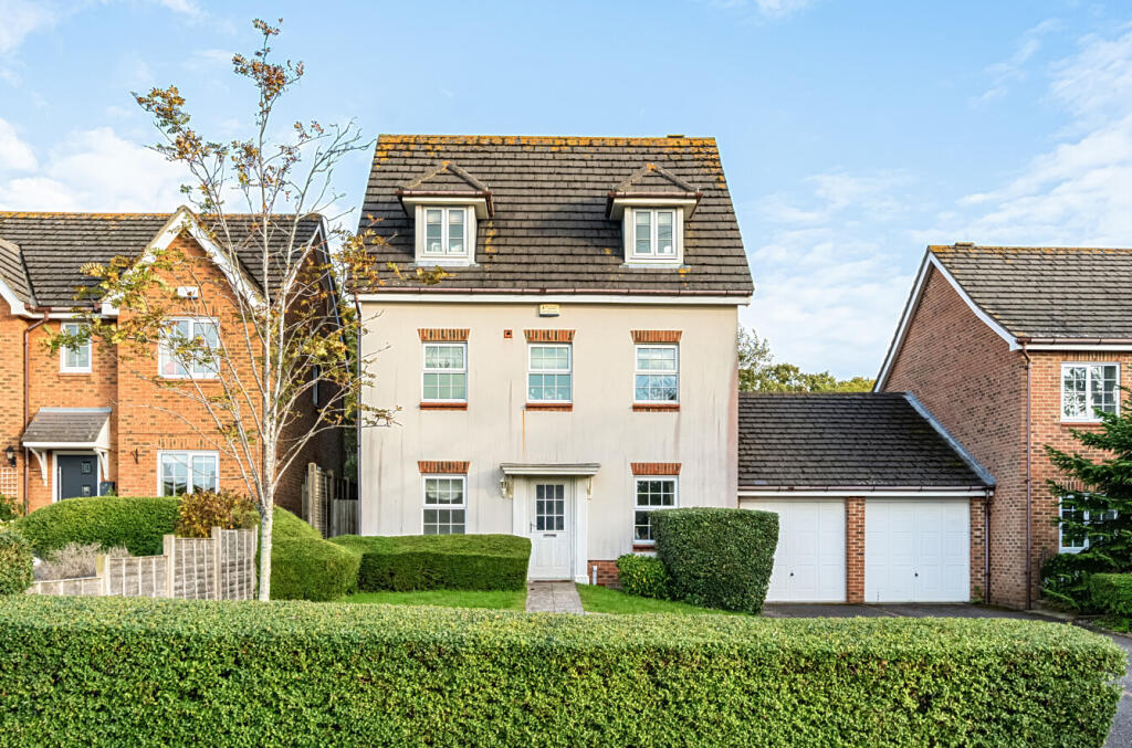 Main image of property: Titchfield Park Road, Titchfield Park, Hampshire, PO15