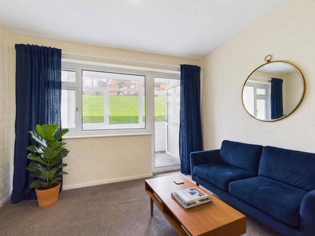 Selsfield Drive, BN2 photo 2