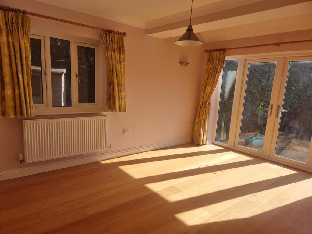 House in Gloucester - View 4