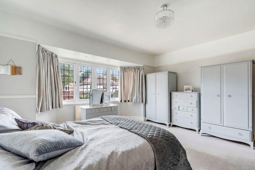 House in Sutton - View 5