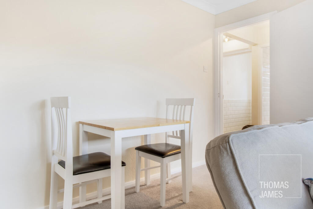 Apartment in London - View 5