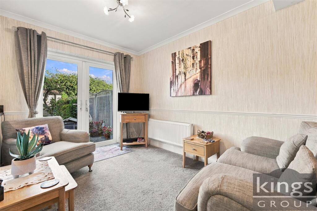House in Broxbourne, Waltham Cross - View 5