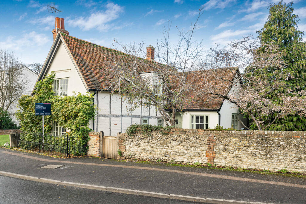 Main image of property: Castle Square, Benson, OX10