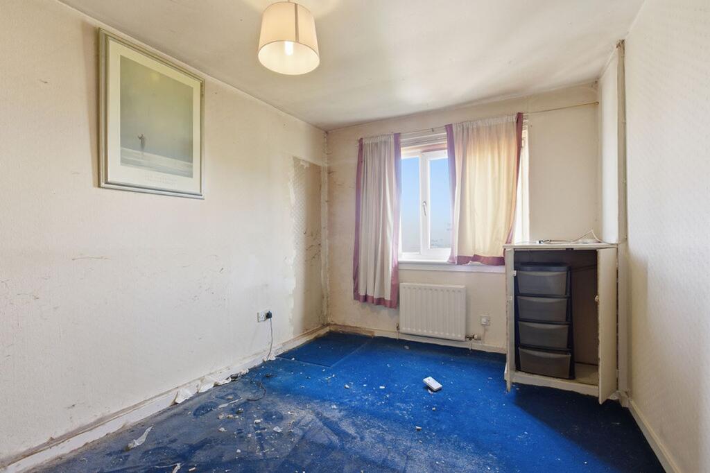 House in Elderslie, Foxbar - More