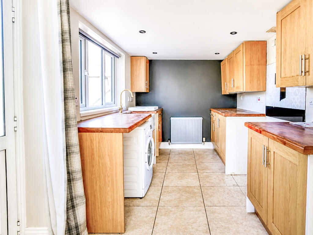 House in Swindon - View 4
