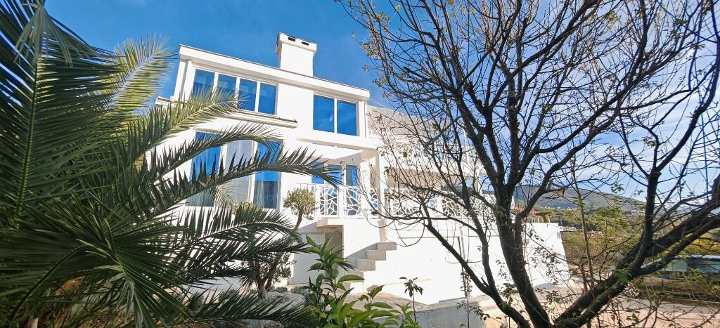 Main image of property: Djenovici