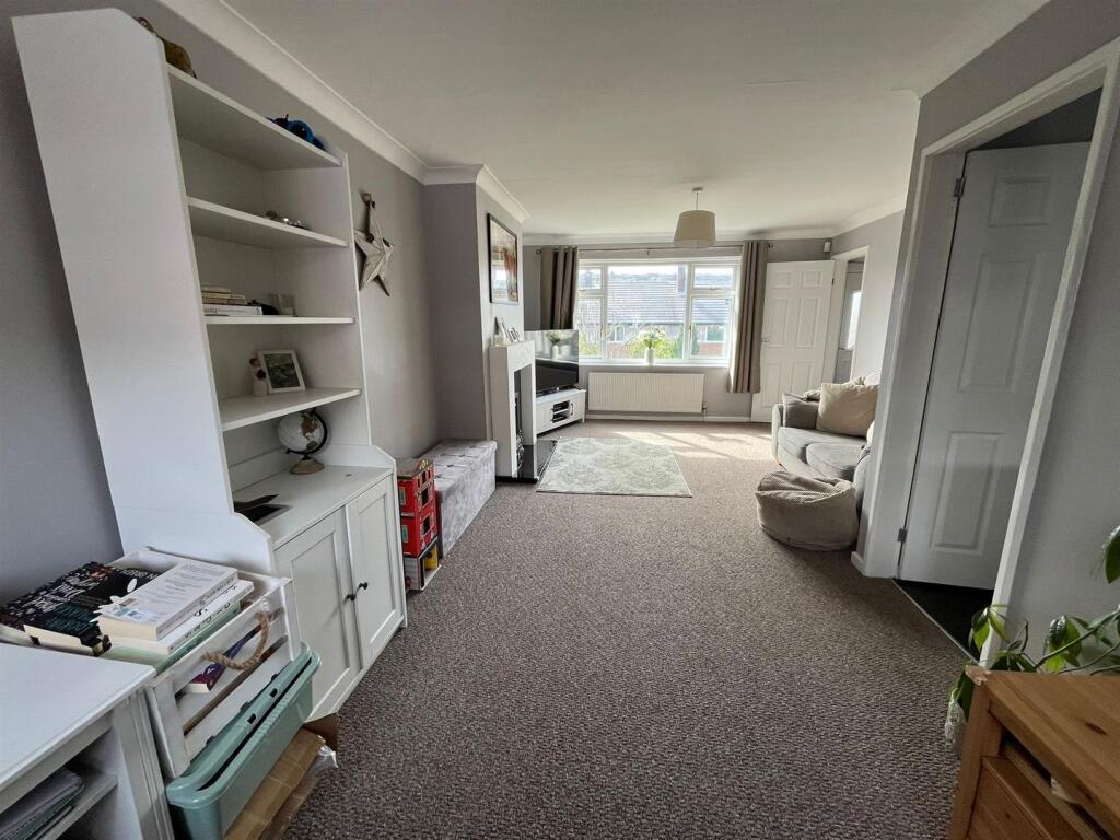 House in Huddersfield - View 4
