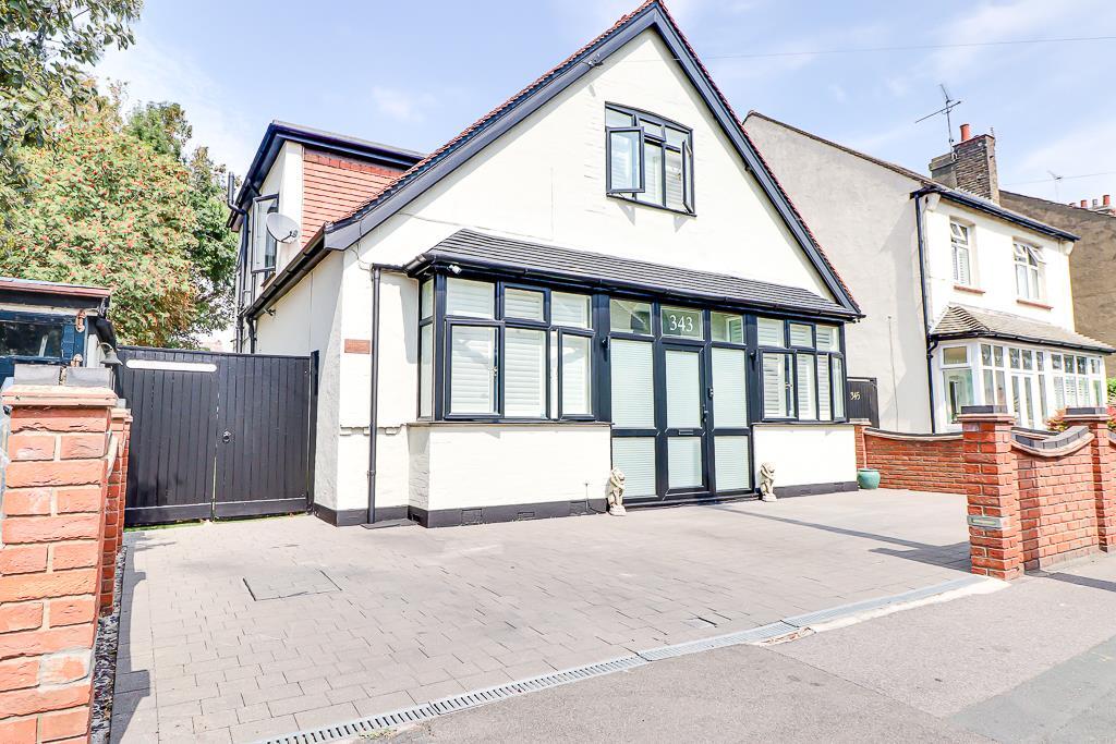 Main image of property: North Avenue, Southend-on-Sea