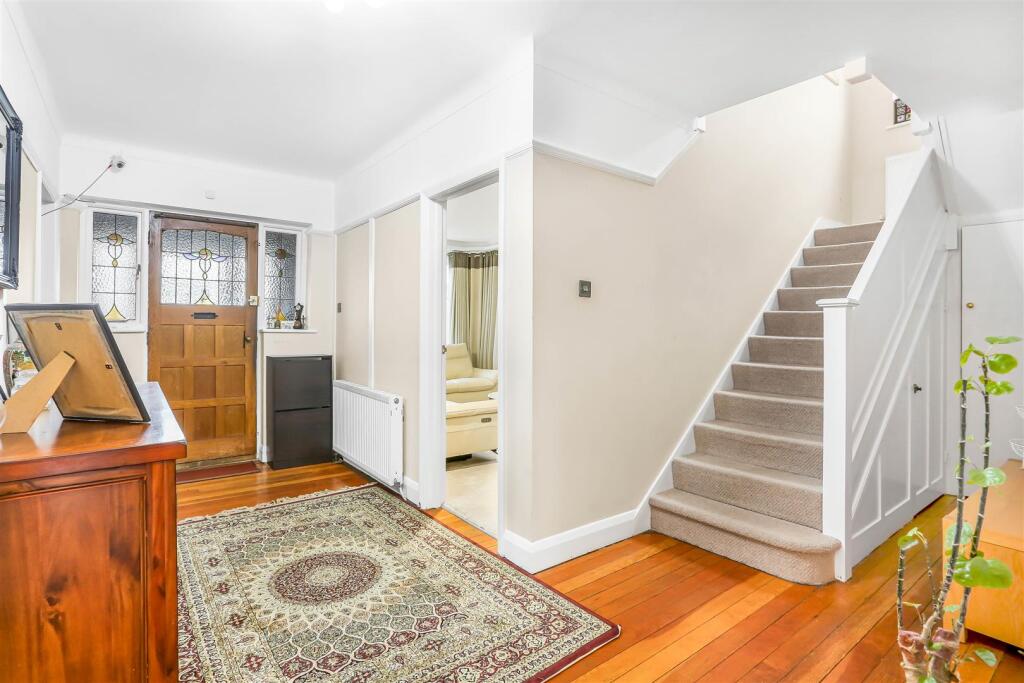 Northey Avenue, South Cheam - View 4
