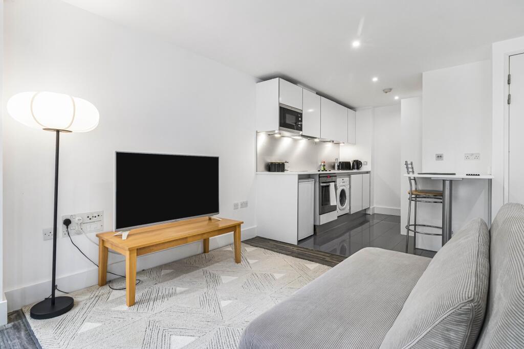 Studio flat for rent