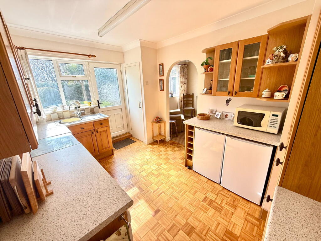 Moorland Avenue, Staincross, S75 6NJ photo 5