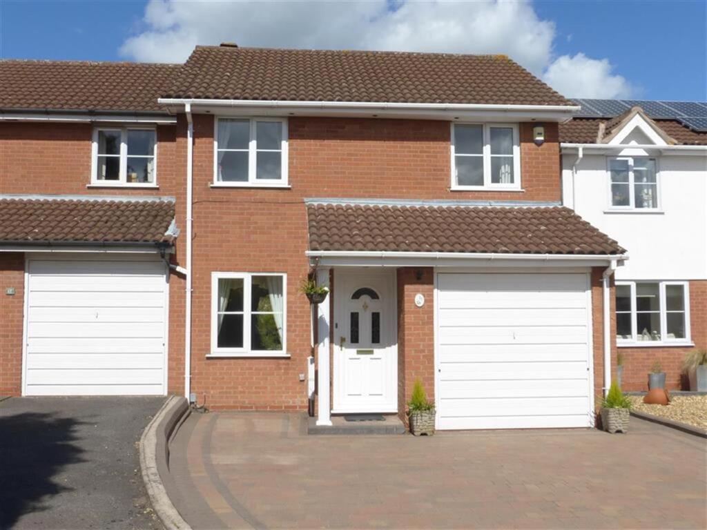 Main image of property: Falstaff Close, Sutton Coldfield, West Midlands