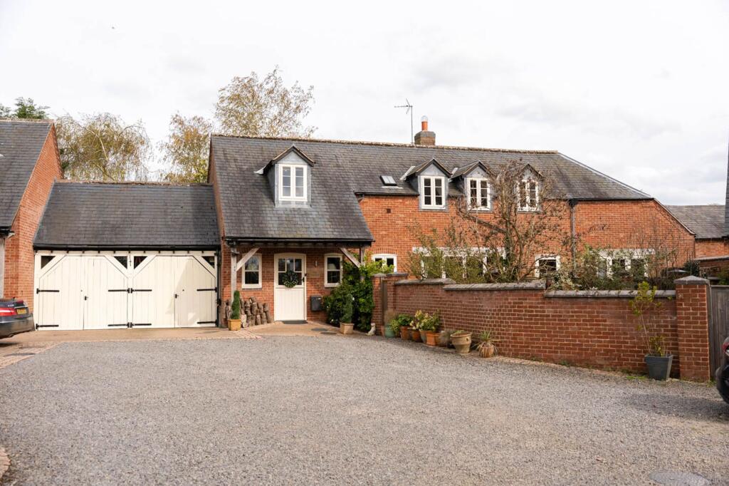 Main image of property: The Stables, Coombes Yard, Sibbertoft, LE16 9UP