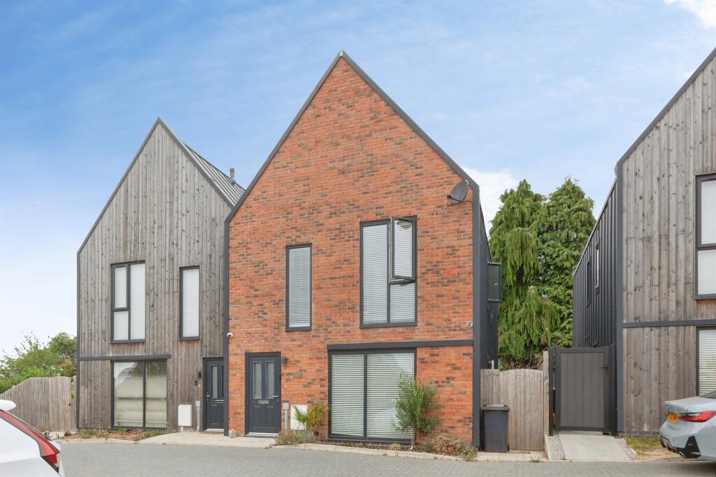 Main image of property: Harrowfield Close, Nuneaton