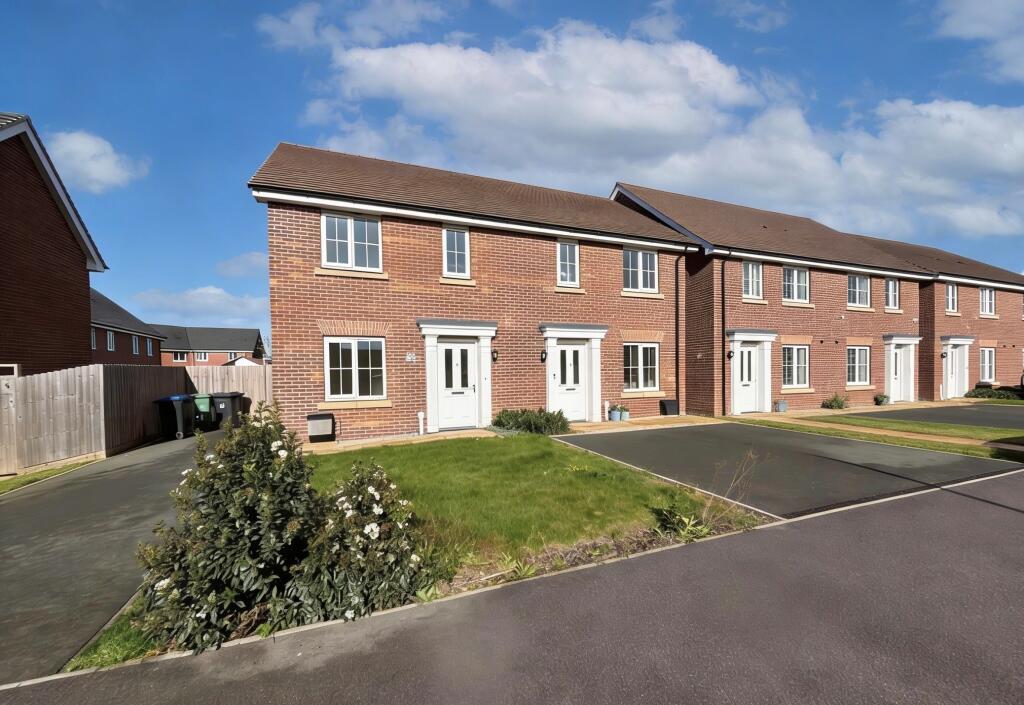 Main image of property: Nonsuch Avenue, Stratford-upon-Avon, CV37 9US