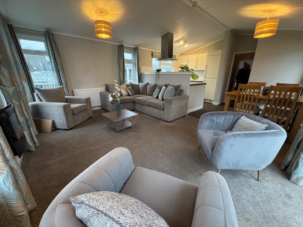 LUXURY PRE-LOVED LODGE, Solent Breezes Holiday Park, Warsash, Southampton, Hampshire, SO31 9HG photo 5