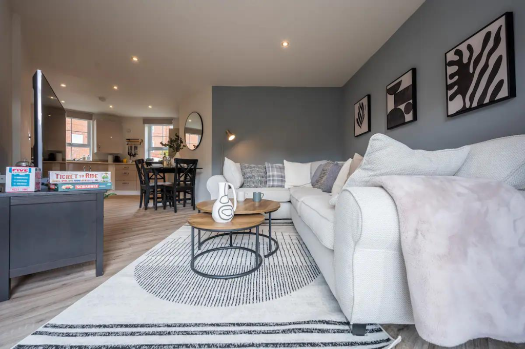 Apartment in Coventry, Deram Parke, Canley Gardens - View 2
