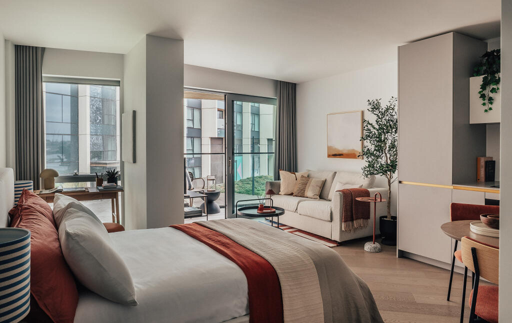 Main image of property: Peninsula Riverfront, 4 Cutter Lane, Greenwich Peninsula, SE10