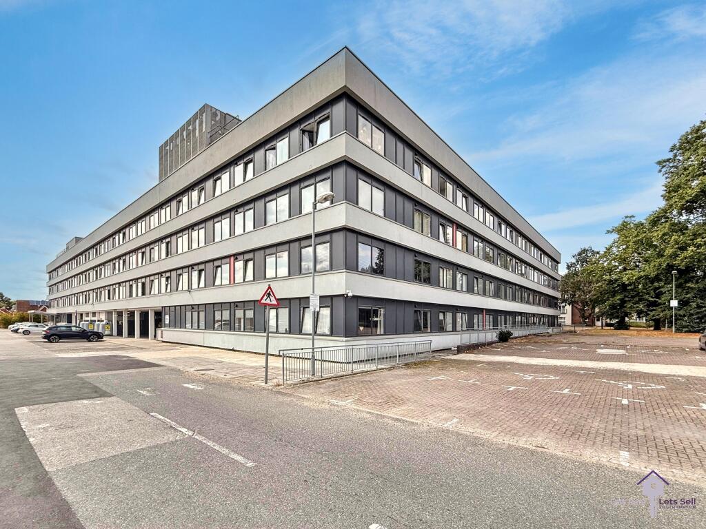 Main image of property: 450 Romsey Road, SO16